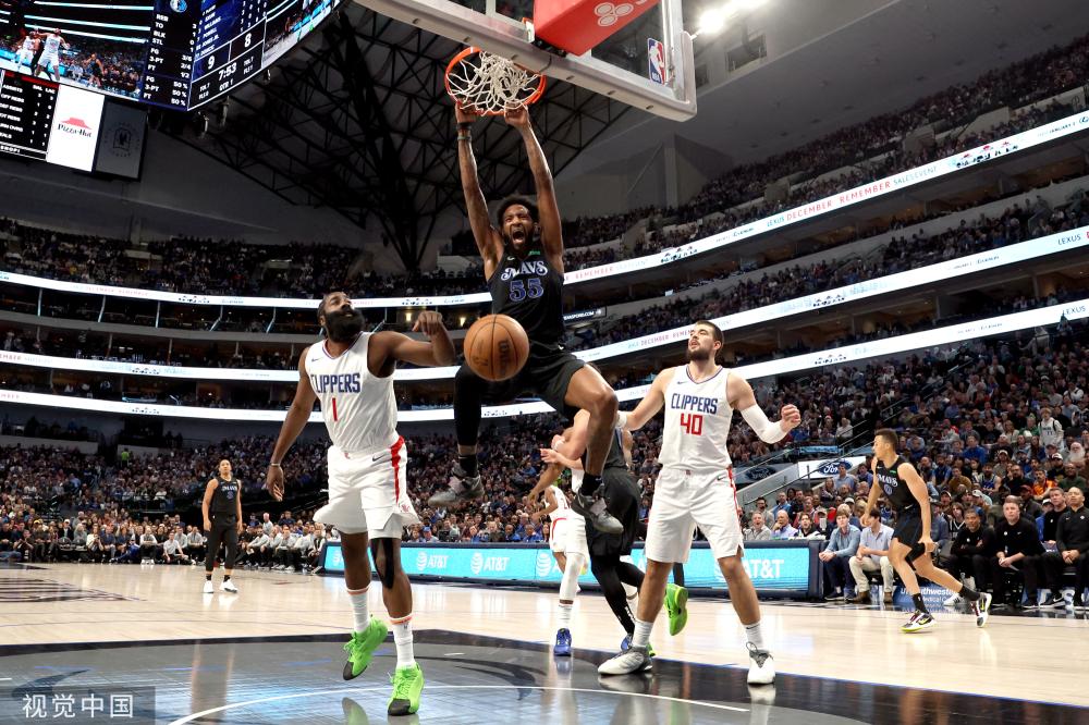 球迷们将矛 球迷们将矛